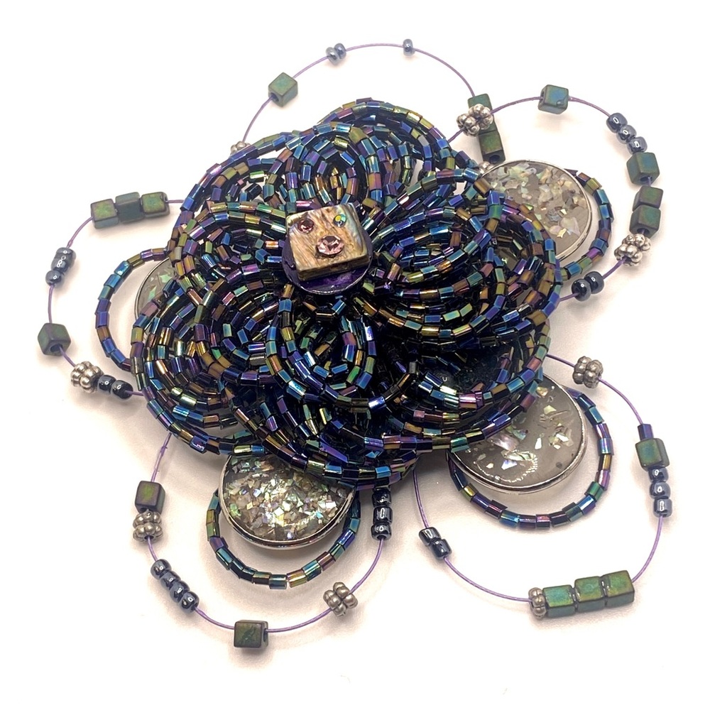 •Vintage Beaded Brooch•